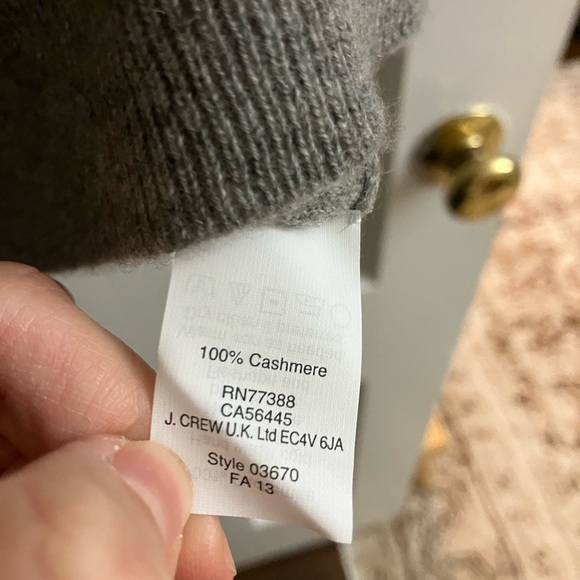 J crew Italian Cashmere sweater - Picture 3 of 3